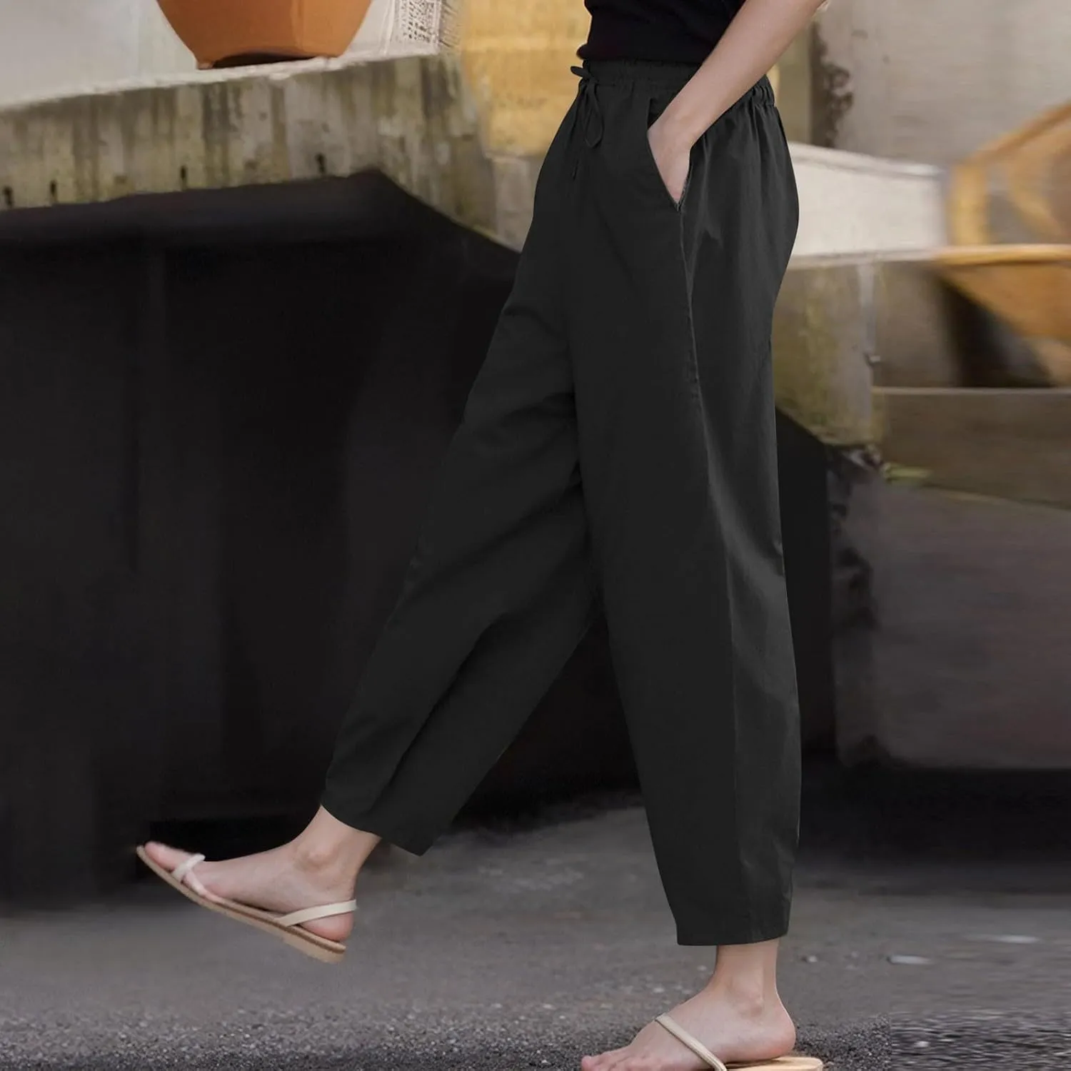 Lightweight Linen Capri Pants for Women Petite Summer Trousers Casual Vacation Beach Trousers with Pockets