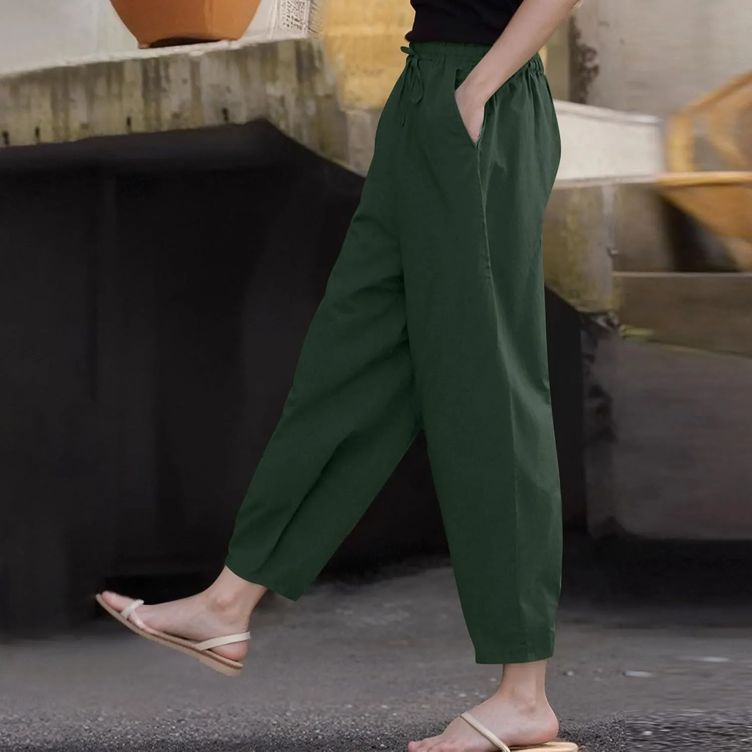 Lightweight Linen Capri Pants for Women Petite Summer Trousers Casual Vacation Beach Trousers with Pockets